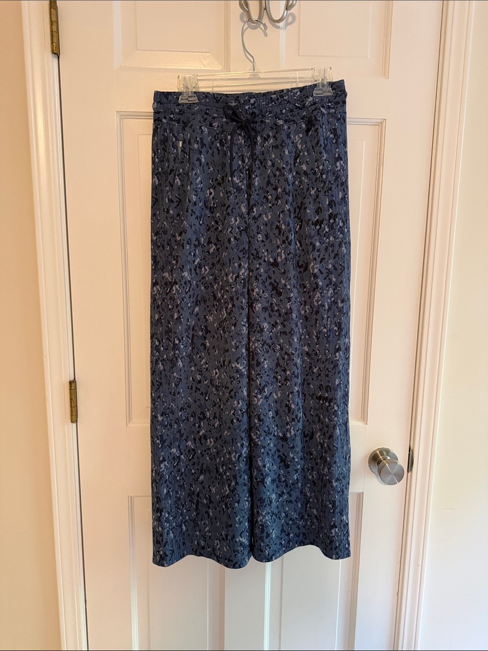Athleta Navy Printed Wide-Leg Cropped Pants